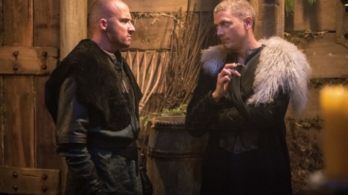 legends-of-tomorrow-beebo-the-god-of-war